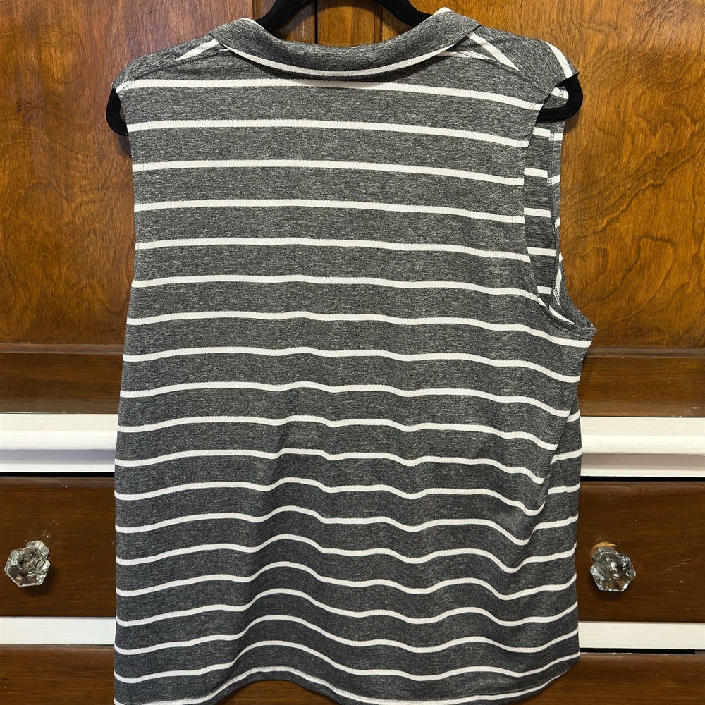 Nike Dri-Fit Gray Collared Tank - Size XXL - Picture 4 of 4